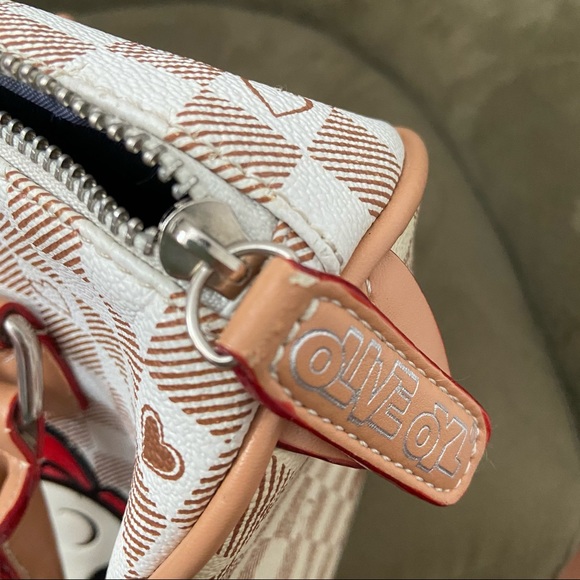 Olive Oyl Leather Handbag - Picture 2 of 4